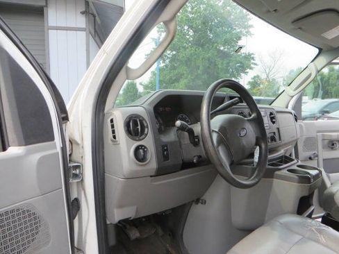 Used 2014 Ford E-150 and Econoline 150 RWD image 22