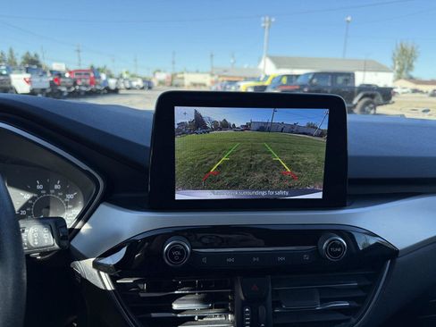 Used 2022 Ford Escape SE image 22