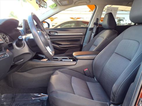 Used 2023 Nissan Altima 2.5 SV w/ SV Premium Package image 17