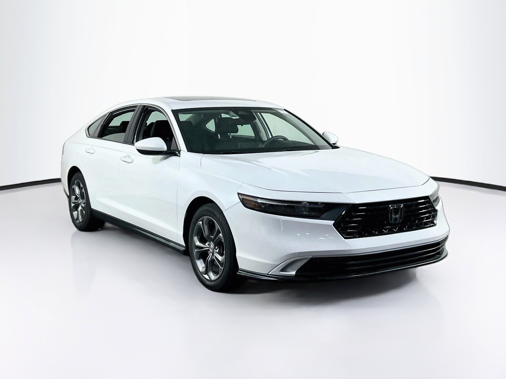 Used 2023 Honda Accord EX image 3
