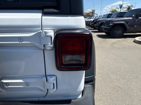 Used 2024 Jeep Wrangler Unlimited Sport AWD/4WD image 7