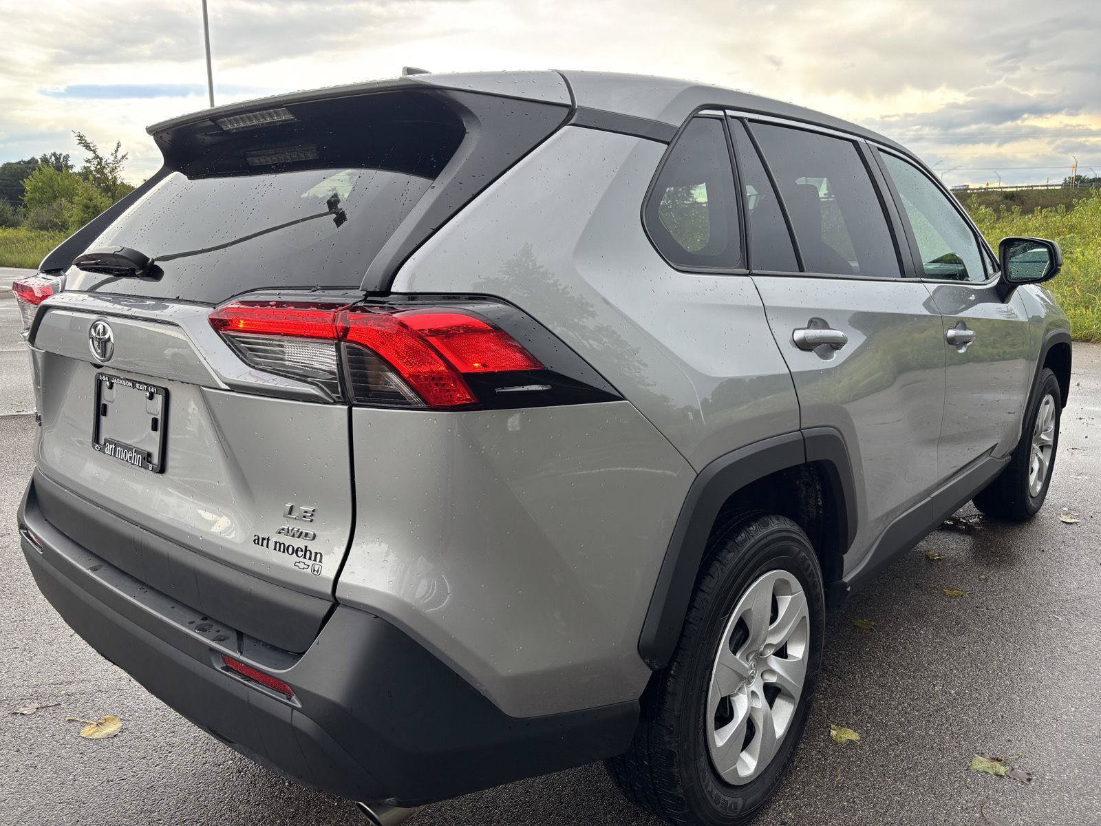 Used 2025 Toyota RAV4 LE AWD/4WD image 7