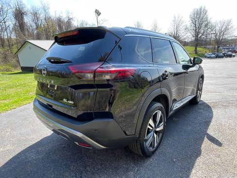 Used 2023 Nissan Rogue SL image 3