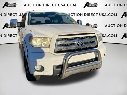 Used 2010 Toyota Tundra 4x4 CrewMax image 11