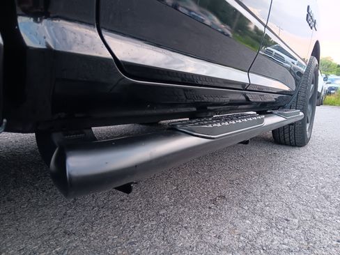 Used 2016 RAM 1500 Express w/ Black Ram 1500 Express Group AWD/4WD image 9