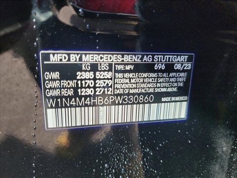 Used 2023 Mercedes-Benz GLB 250 4MATIC w/ Premium Package image 24