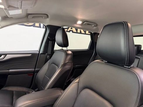 Used 2025 Ford Escape Platinum AWD/4WD image 13