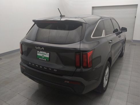 Used 2022 Kia Sorento LX FWD image 7