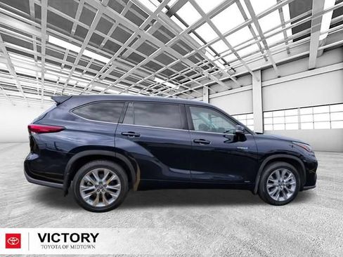 Used 2020 Toyota Highlander Limited AWD/4WD image 2