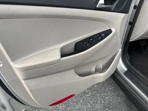 Used 2020 Hyundai Tucson Value AWD/4WD image 10