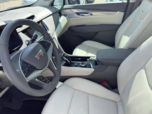Certified 2024 Cadillac XT5 Premium Luxury FWD image 15