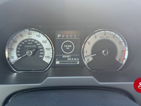 Used 2011 Jaguar XF image 12