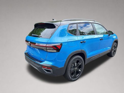 New 2026 Volkswagen Taos SE AWD/4WD image 3