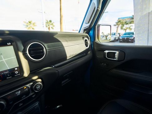 Used 2022 Jeep Wrangler Unlimited Sahara image 56