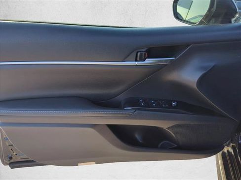 Used 2019 Toyota Camry XSE FWD image 10