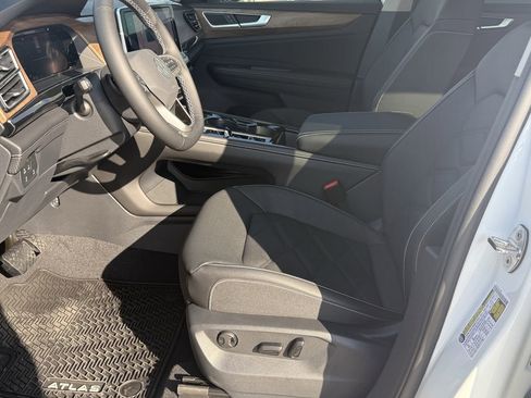 New 2026 Volkswagen Atlas SE image 12