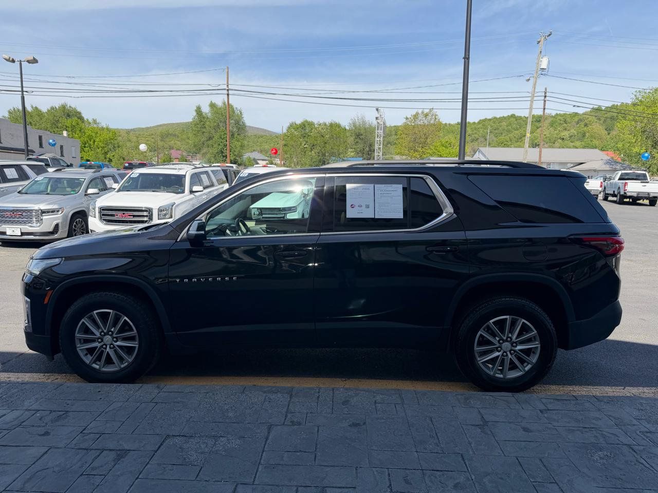 Used 2023 Chevrolet Traverse LT w/ LPO, Floor Liner Package AWD/4WD image 5
