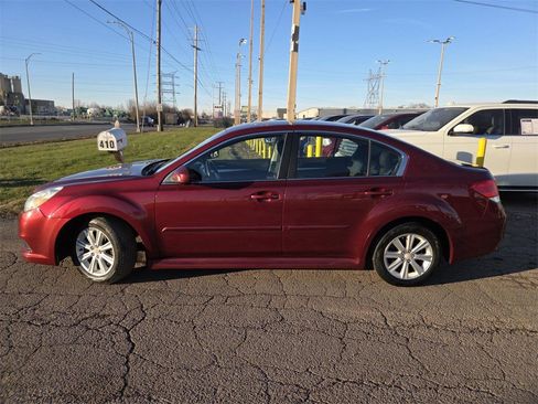 Used 2012 Subaru Legacy 2.5i Premium w/ All-Weather Pkg image 10