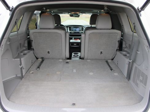 Used 2019 Toyota Highlander Limited image 36