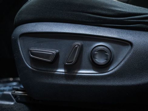 Used 2020 Toyota RAV4 XLE image 16