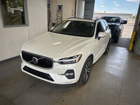 Used 2023 Volvo XC60 B5 Core image 1