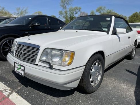Used 1994 Mercedes-Benz E 320 Convertible image 9