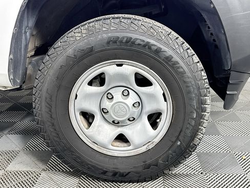 Used 2017 Toyota Tacoma SR image 27