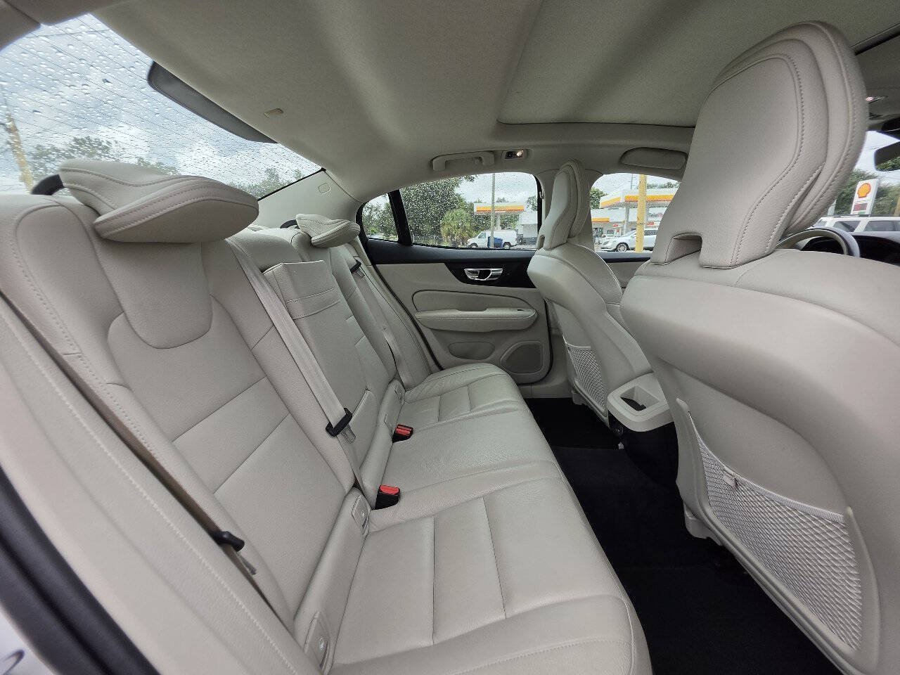 Used 2021 Volvo S60 T5 Momentum w/ Premium Package FWD image 12