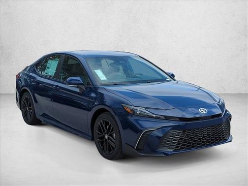 Used 2026 Toyota Camry SE FWD image 3