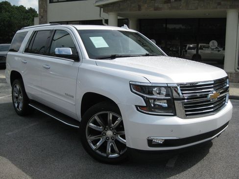 Used 2019 Chevrolet Tahoe Premier RWD image 2