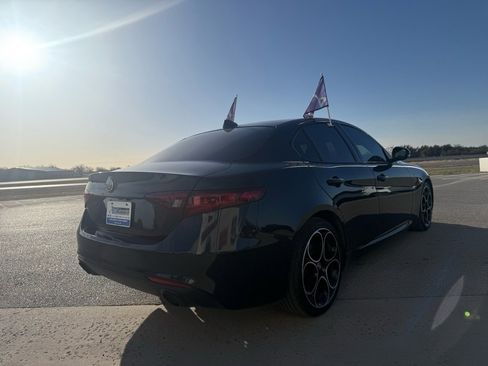 Used 2022 Alfa Romeo Giulia Ti image 6