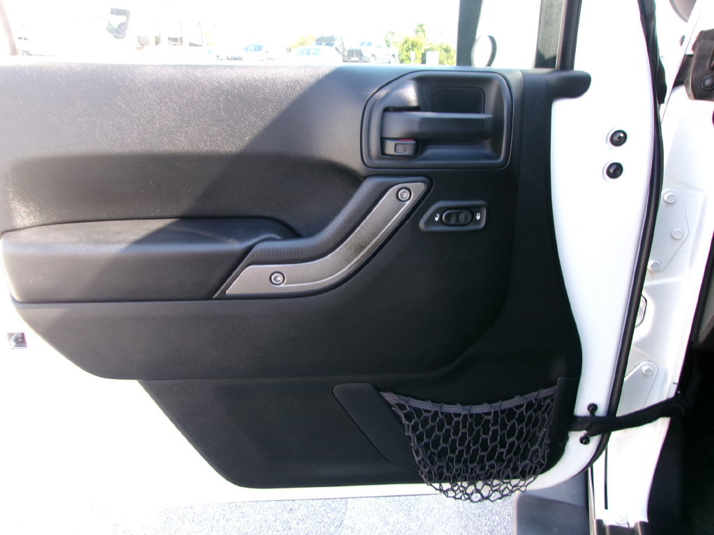 Used 2014 Jeep Wrangler Unlimited Sport w/ Quick Order Package 24S AWD/4WD image 11