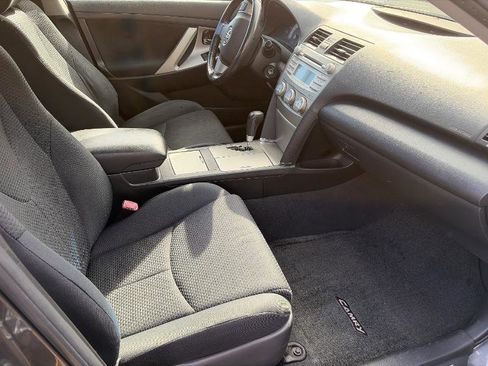 Used 2011 Toyota Camry SE image 6