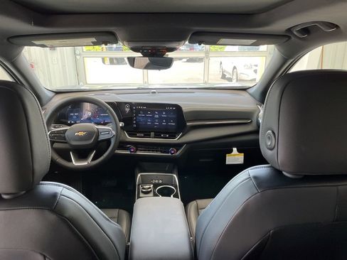 New 2026 Chevrolet Equinox LT w/ Convenience Package II AWD/4WD image 18
