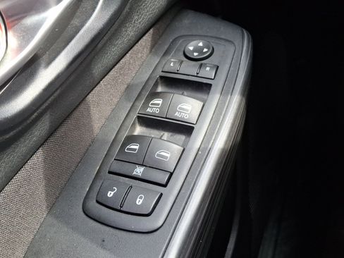 Used 2015 Jeep Cherokee Latitude AWD/4WD image 25