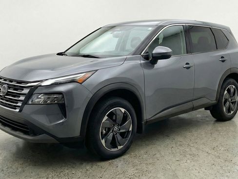 Used 2025 Nissan Rogue SV FWD image 3