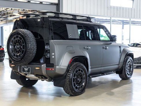 Used 2025 Land Rover Defender 110 AWD/4WD image 6