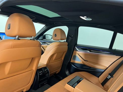 Used 2021 BMW 530i w/ Premium Package image 32