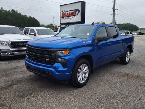 Used 2022 Chevrolet Silverado 1500 Custom image 1
