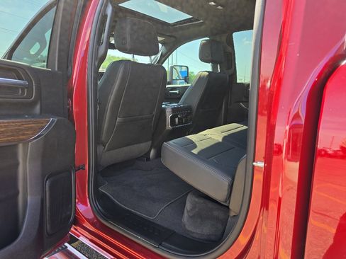 Used 2022 Chevrolet Silverado 2500 High Country w/ Technology Package AWD/4WD image 5