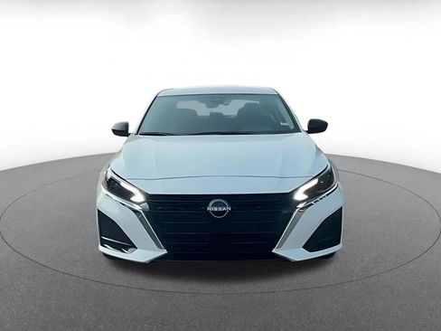 Used 2025 Nissan Altima 2.5 SV FWD image 4