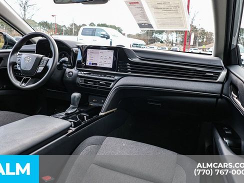 Used 2025 Toyota Camry LE image 30
