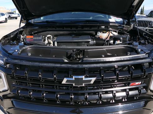 Used 2025 Chevrolet Suburban Z71 AWD/4WD image 28