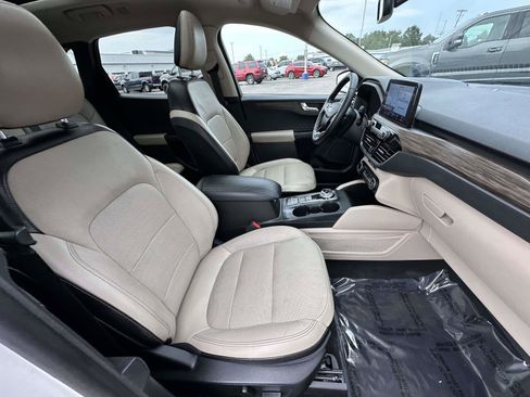 Used 2020 Ford Escape Titanium AWD/4WD image 30