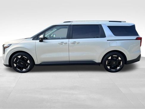 Used 2026 Kia Carnival EX FWD image 11