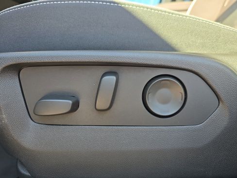 Certified 2025 Buick Envision Sport Touring image 14