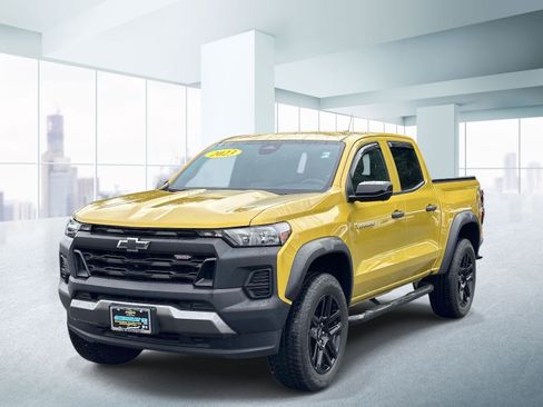 Used 2023 Chevrolet Colorado Trail Boss w/ Technology Package AWD/4WD image 1