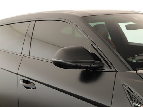 Used 2022 Lamborghini Urus image 35