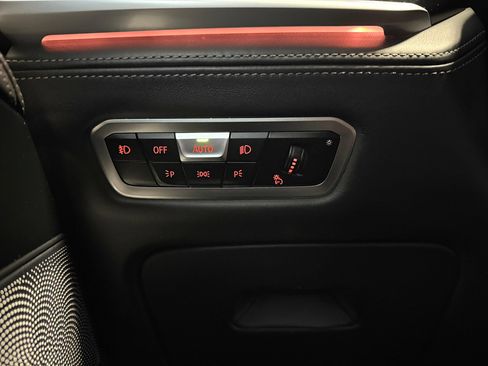 Used 2021 BMW ALPINA XB7 image 38