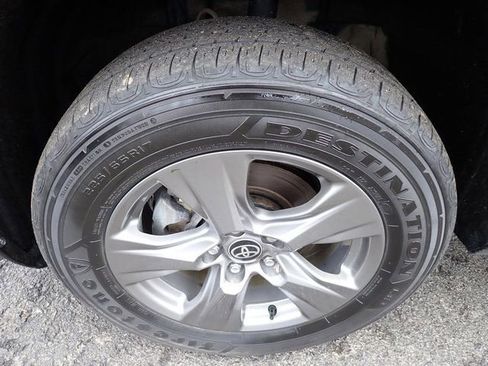 Used 2024 Toyota RAV4 XLE image 12